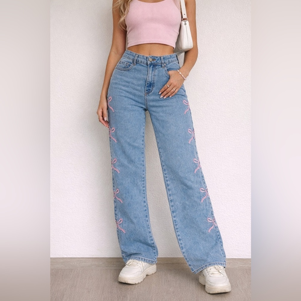 Gogo Jeans W Pink Embroidered Bows On Sides Wide Leg, Size 7/28